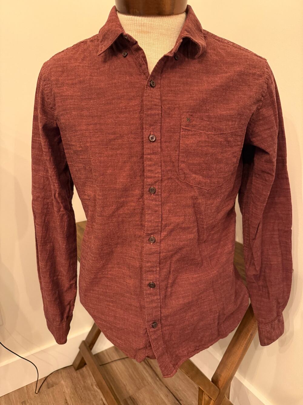 Hurley Men's Red Long Sleeve Button Down Size Medium